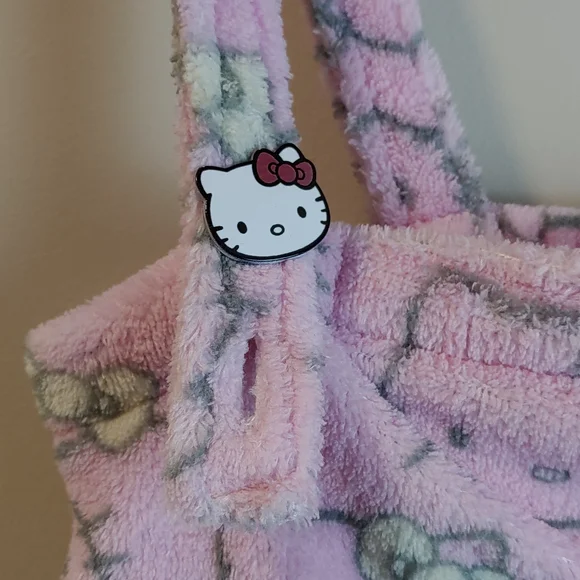 Girl's Hello Kitty Robe - Picture 3 of 9
